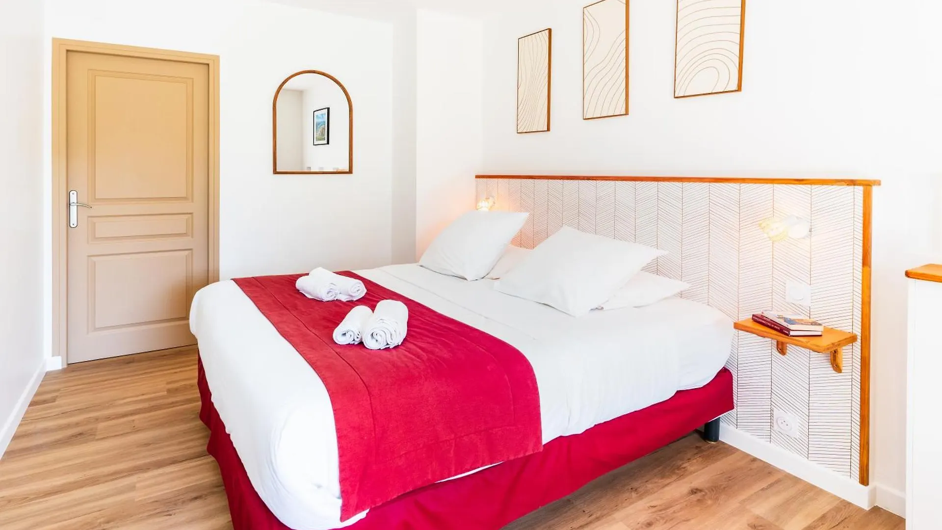 Hotel Au Bien Etre Villecroze 3*,  Frankreich