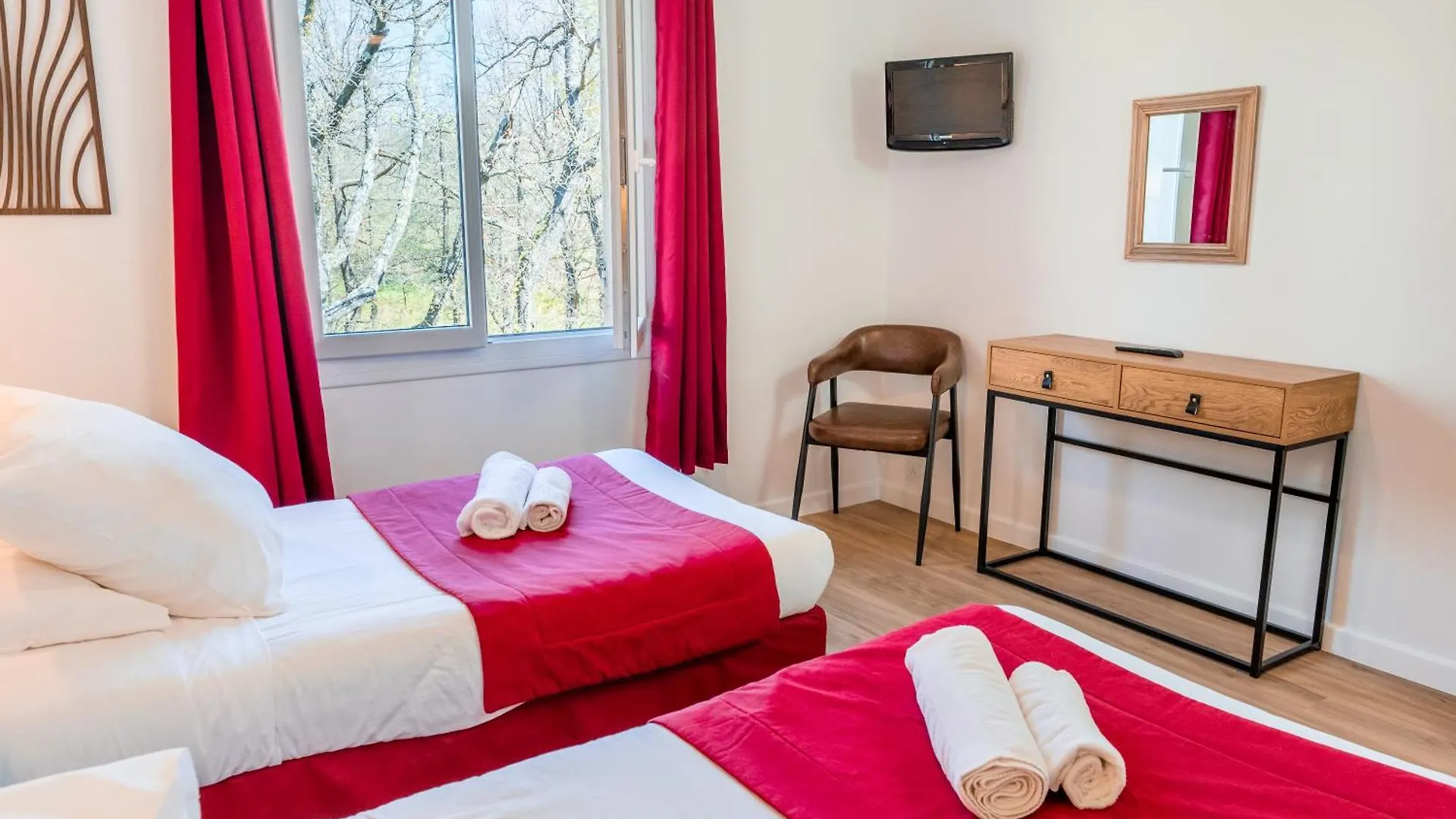***  Au Bien Etre Piscine Chauffee Hotell Villecroze Frankrike