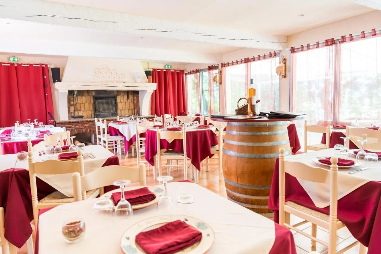 Hotel Au Bien Etre Piscine Chauffee Villecroze 3*,  Francia